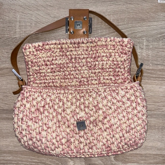 Fendi 2000’s Pink & Caramel Raffia Knit Baguette Bag - Picture 12 of 16